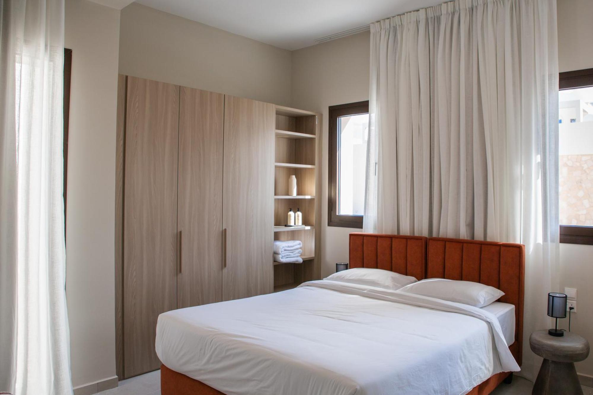 Liv & Co Suites & Villas Voroklini Room photo